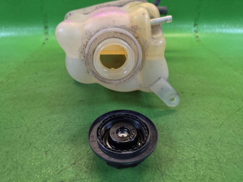 Бачок расширительный QX56 2004 JA60 VK56-DE Бачок расширительный QX56 2004 JA60 VK56-DE