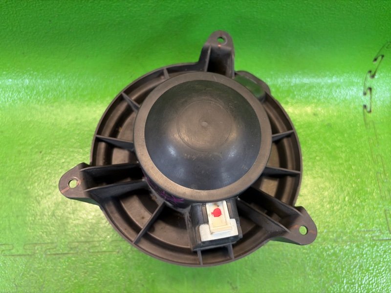 Запчасть мотор печки INFINITI QX56 2004 JA60 VK56-DE 27226-ZH00A контрактная Мотор печки INFINITI QX56 2004 JA60 VK56-DE 27226-ZH00A контрактная