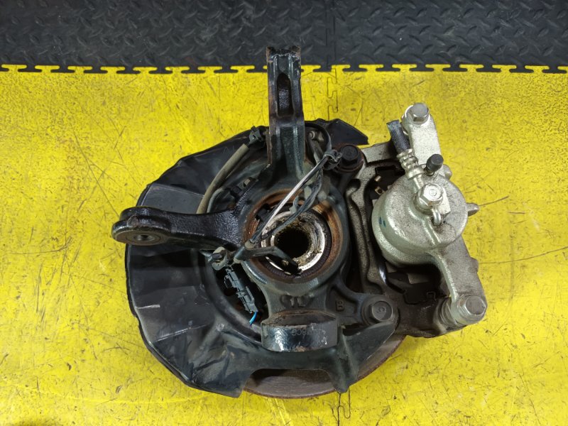 Ступица левая передняя для TOYOTA RAIZE A200A 1KR-VET, 43212-B1070 43212-B1070, 43502-B1050 47750-B1080, 43212-B1070 43212-B1070, 43502-B1050 47750-B1080 3 ракурс Ступица левая передняя для TOYOTA RAIZE A200A 1KR-VET, 43212-B1070 43212-B1070, 43502-B1050 47750-B1080, 43212-B1070 43212-B1070, 43502-B1050 47750-B1080 3 ракурс