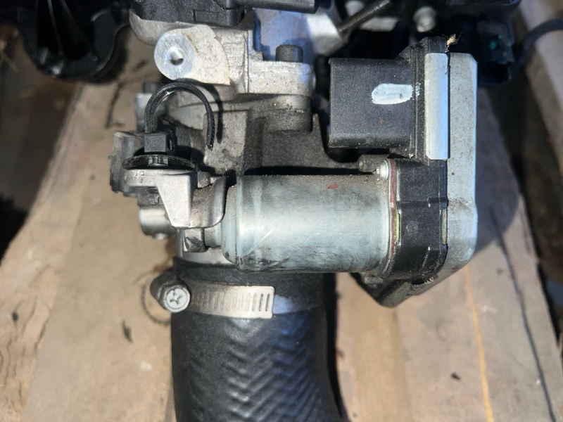 Дроссельная заслонка Citroen C-Crosser 2012 EP 4HN контрактная