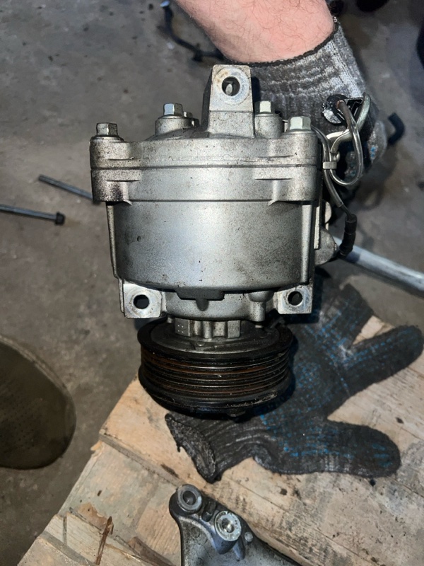 Компрессор кондиционера C-Crosser 2012 EP 4HN