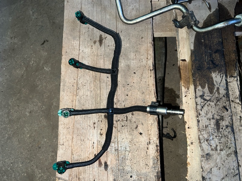 Трубка топливная Citroen C-Crosser 2012 EP 4HN контрактная