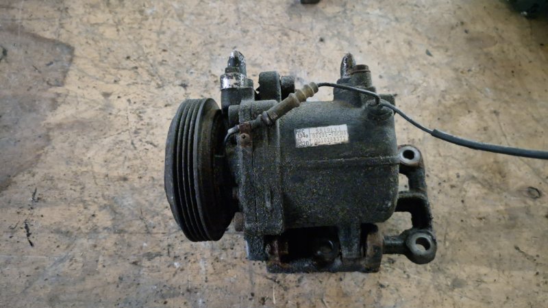 Компрессор кондиционера Suzuki Grand Vitara 2001 XL7 H25A 95201-70CH0 контрактная