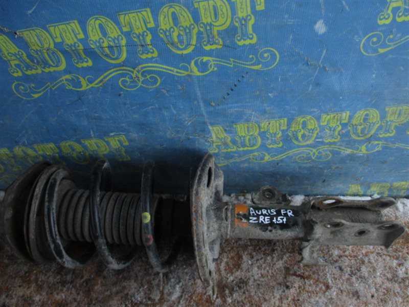 Стойка Toyota Auris ZRE151L 1ZR-FE 2008 передняя правая
