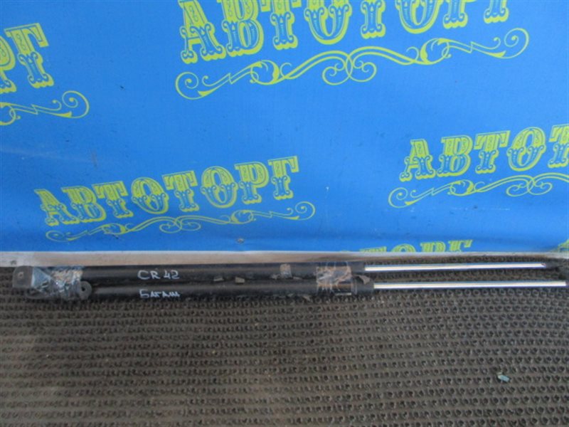 Амортизатор багажника Toyota Noah SR50