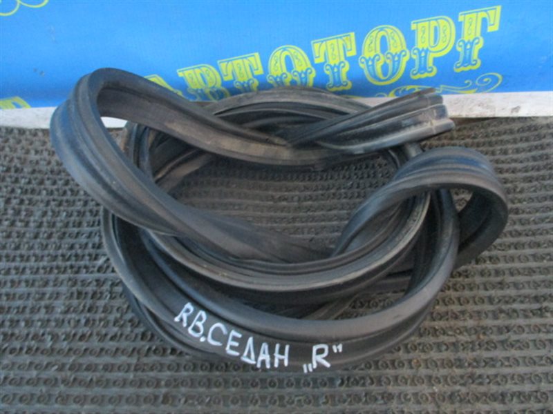 Уплотнитель багажника Hyundai Solaris RB G4FC 2012