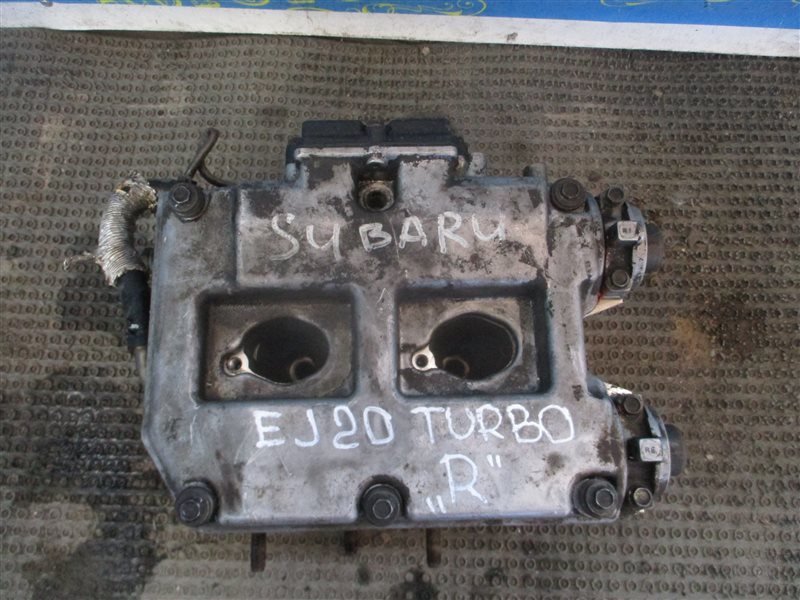 Головка блока цилиндров Subaru Forester SF5 EJ20 правая