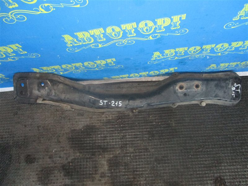 Балка продольная Toyota Carina ST215 передняя