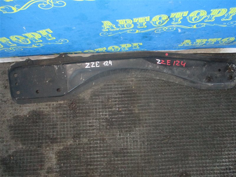 Балка продольная Toyota Corolla Fielder ZZE124 1ZZ передняя