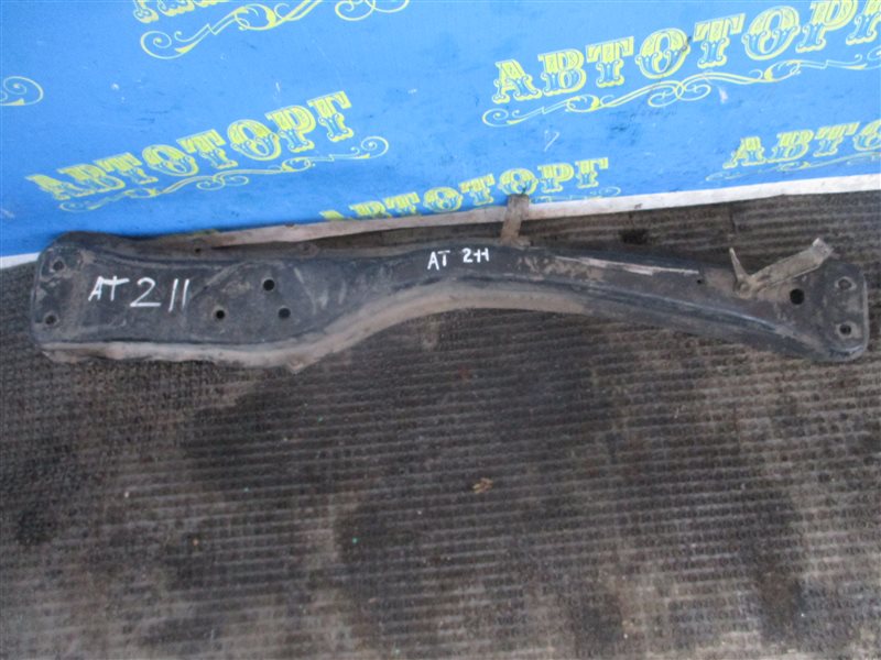 Балка продольная Toyota Carina AT211 передняя