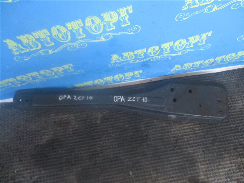 Балка продольная Toyota Opa ZCT10 1ZZ передняя