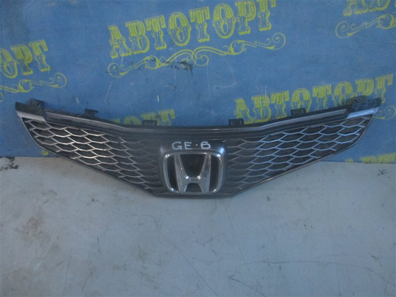 Решетка радиатора Honda Fit GE6 L13A