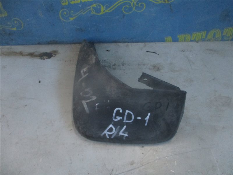 Брызговик Honda Fit GD1 задний левый