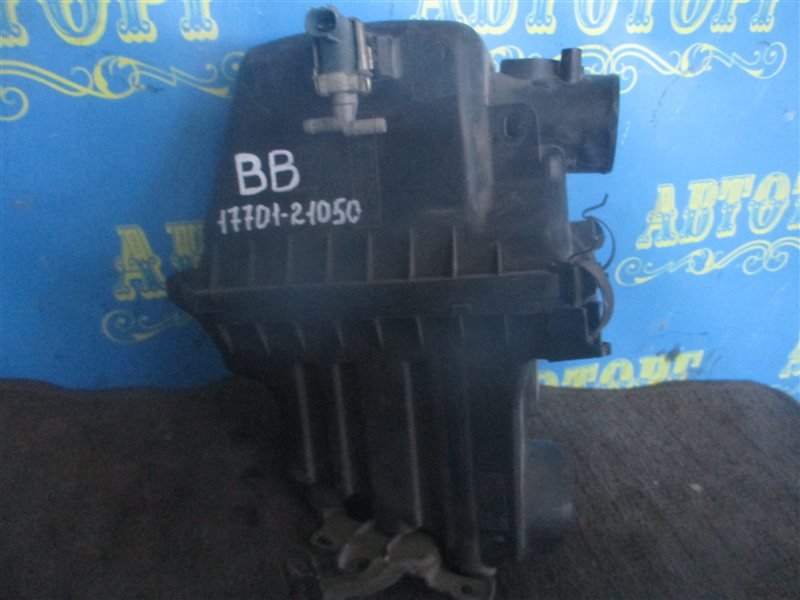 Корпус воздушного фильтра Toyota Bb NCP31 1NZ