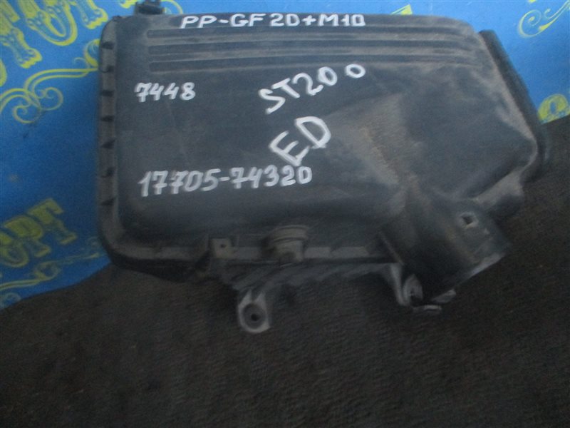Корпус воздушного фильтра Toyota Carina Ed ST200 3S