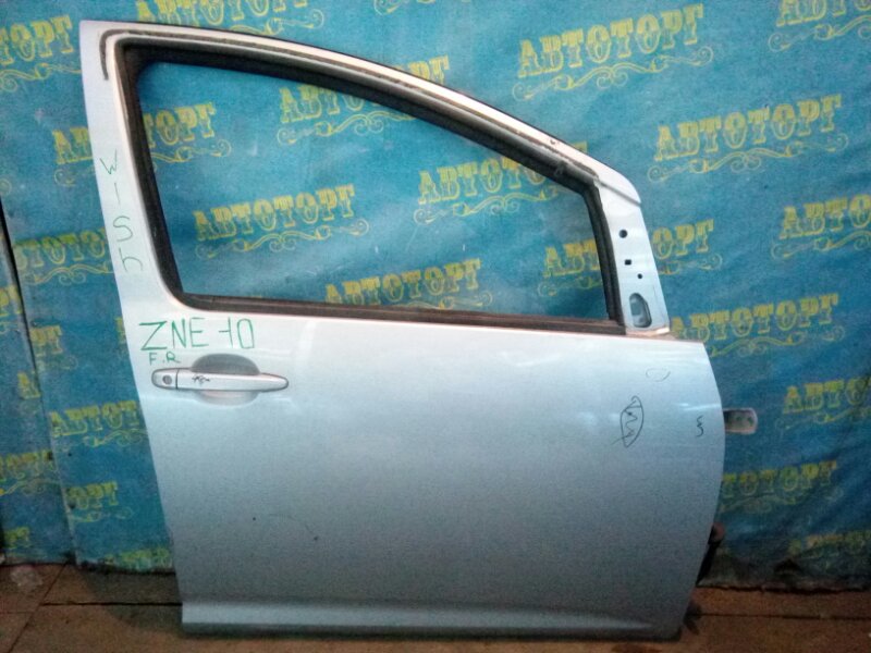 Дверь Toyota Wish ZNE10 1ZZ передняя правая