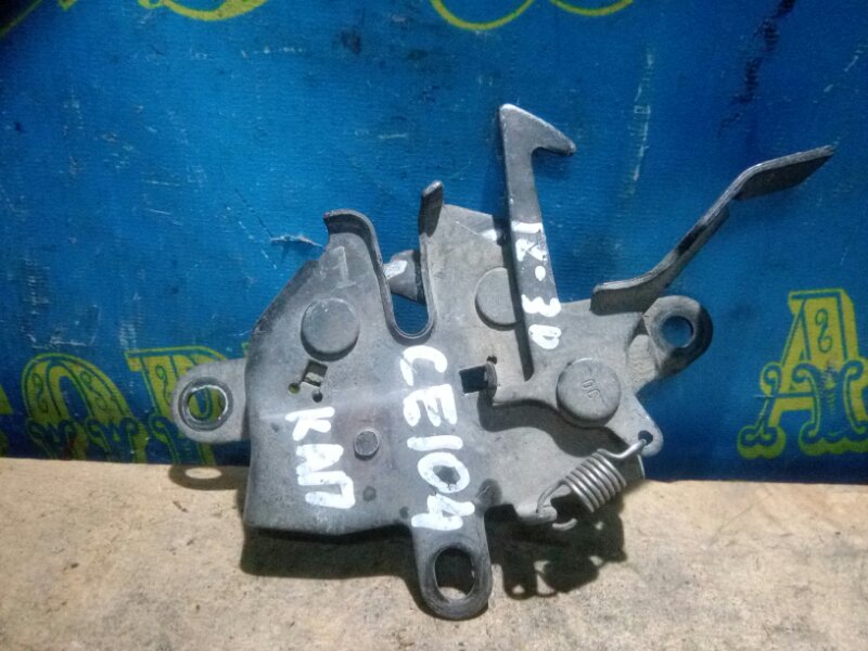 Замок капота Toyota Sprinter CE104 2C 2000