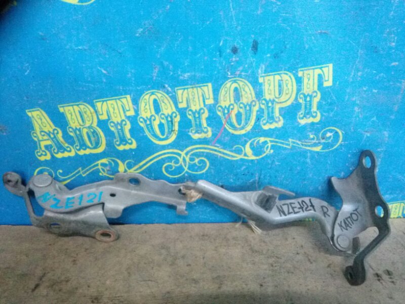 Петля капота Toyota Corolla Fielder NZE121