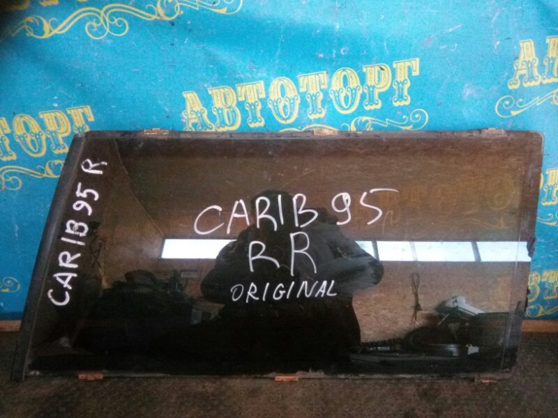 Стекло багажника Toyota Carib AE95 заднее правое