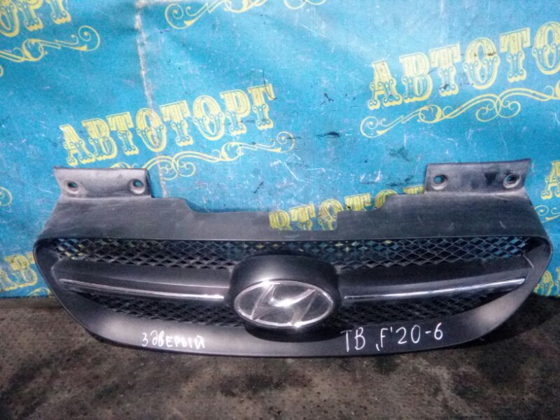 Решетка радиатора Hyundai Getz TB G4HG 2010