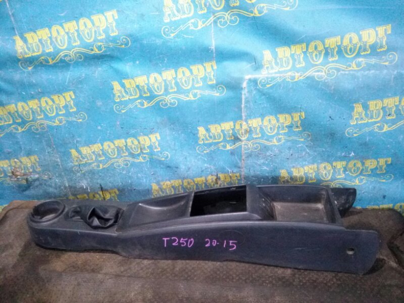 Бардачок между сиденьями Chevrolet Aveo T250 F14D4 2008