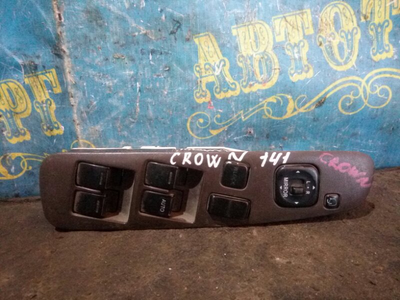 Блок упр. стеклоподьемниками Toyota Crown GS141 передний правый