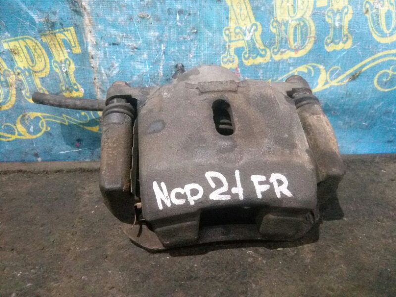 Суппорт Toyota Funcargo NCP20 передний правый
