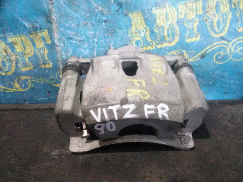 Суппорт Toyota Vitz SCP90 передний правый