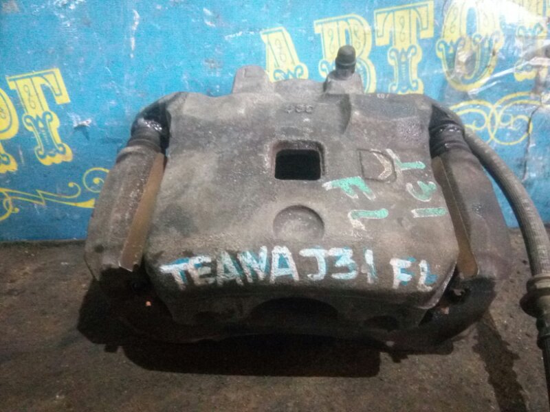 Суппорт Nissan Teana J31 передний левый