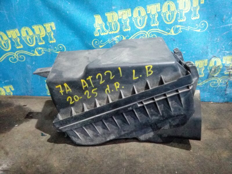 Корпус воздушного фильтра Toyota Avensis AT220 AT221 7A FE 1998