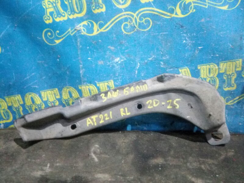 Подкрылок Toyota Avensis AT220 AT221 7A FE 1998 задний левый