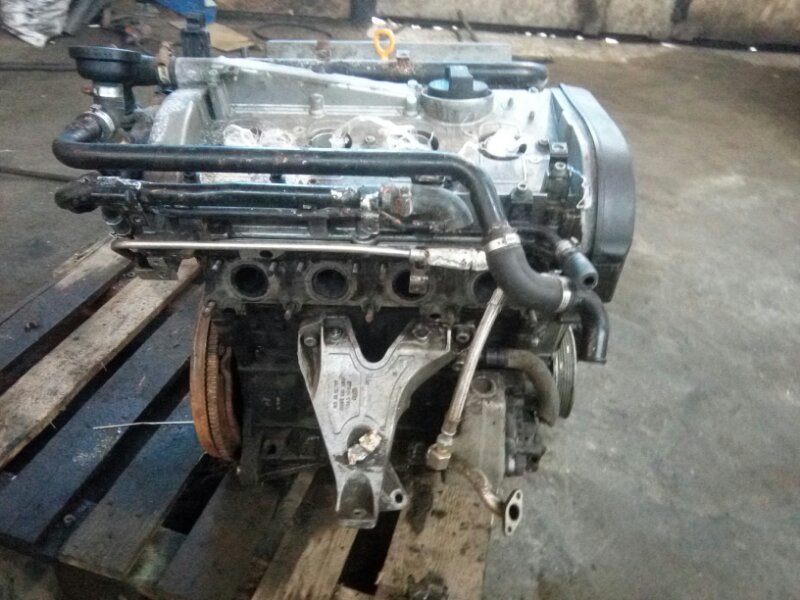 Двигатель Audi A4 8EC BFB 2004