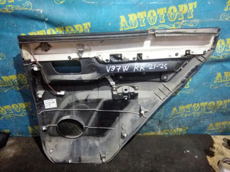 Обшивка дверей Mitsubishi Pajero V97W 6G75 2007