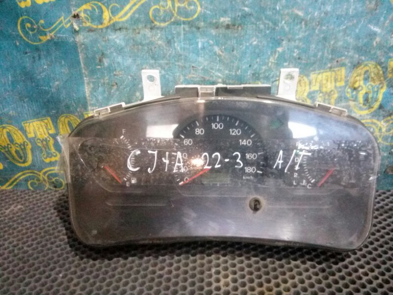 Щиток приборов Mitsubishi Mirage CJ1A 4G13 1999