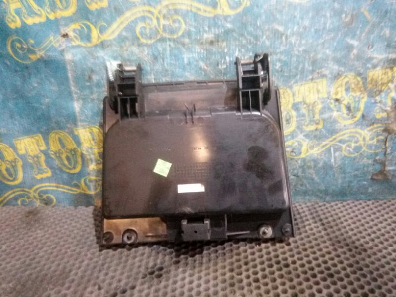 Бардачок Kia Sorento BL D4CB 2002