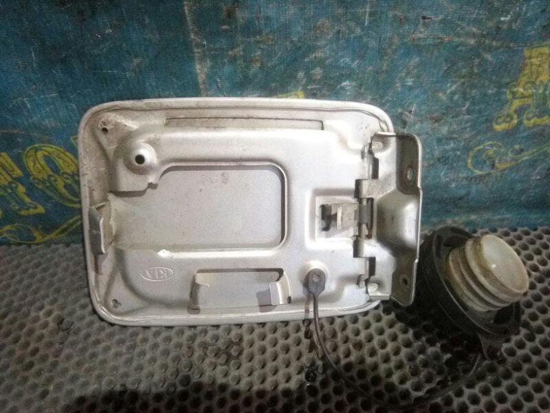 Лючек бензобака Kia Sorento BL D4CB 2002