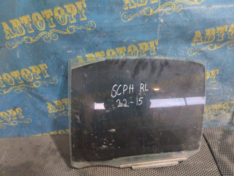 Стекло двери Toyota Platz SCP11 1SZ 2000 заднее левое