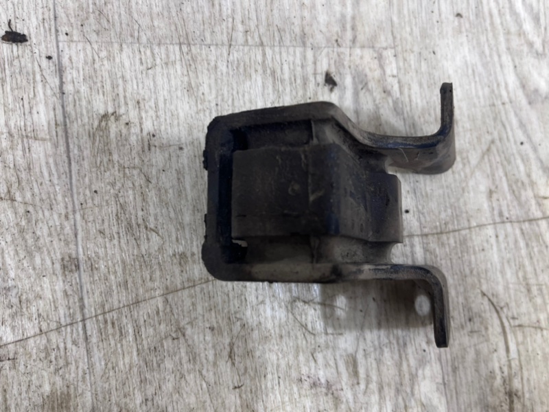 Подушка раздаточной коробки Caldina 246 3SGTE