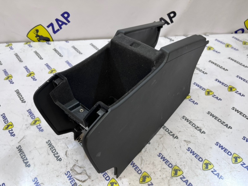 Подлокотник Volvo S60 2014 B6304T4 39819457 контрактная