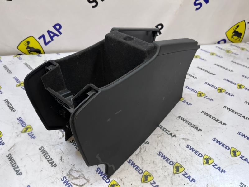 Подлокотник Volvo S60 2014 B6304T4 39819457 контрактная