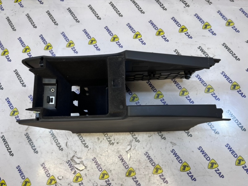 Подлокотник S60 2015 B4164T