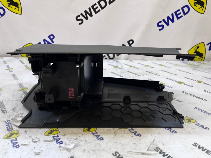 Подлокотник S60 2015 B4164T