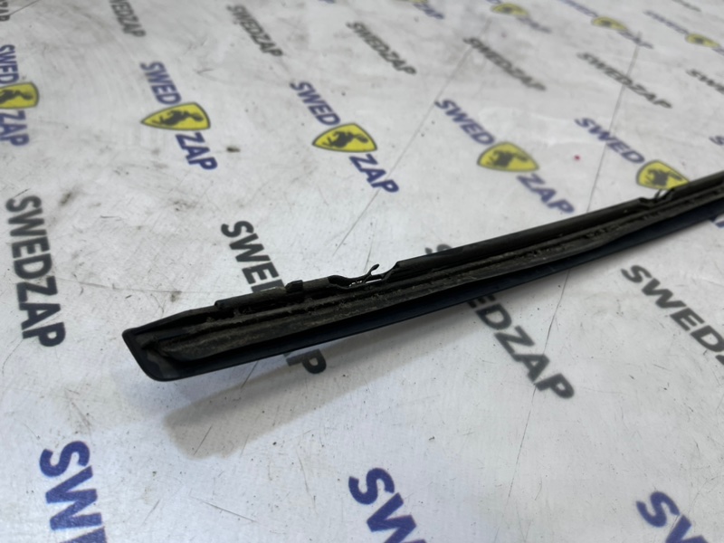 Молдинг лобового стекла передний правый S80 2009 B5254T