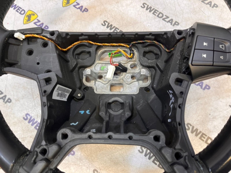 Руль четыре спицы S80 2010 B6304T