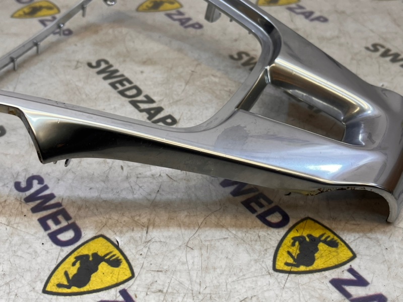 Накладка на руль S80 2014 B6304T4