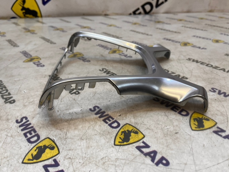 Накладка на руль XC70 2011 B6304T4