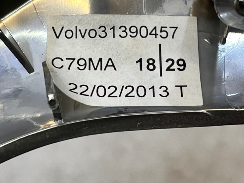 Накладка на руль XC70 2011 B6304T4