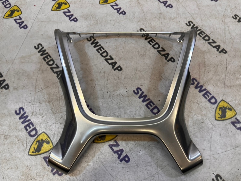 Запчасть накладка на руль Volvo S80 2010 B6304T 31390457 контрактная Накладка на руль Volvo S80 2010 B6304T 31390457 контрактная