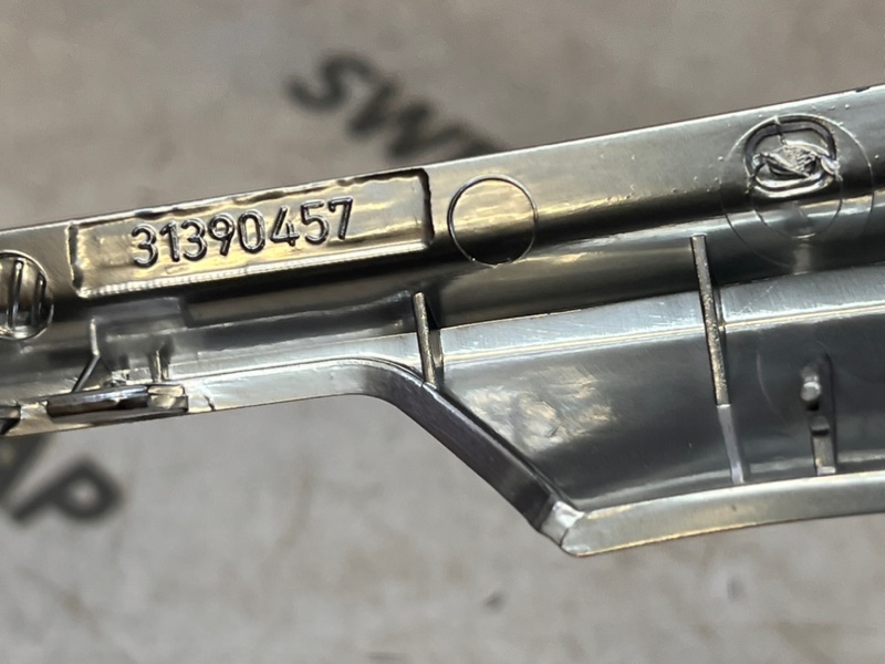 Накладка на руль XC60 2010 B6304T