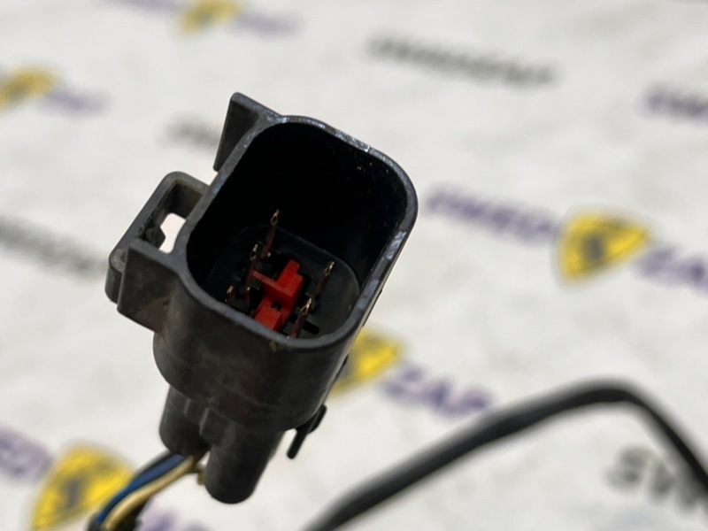 Кронштейн ручки двери передний правый S80 AS